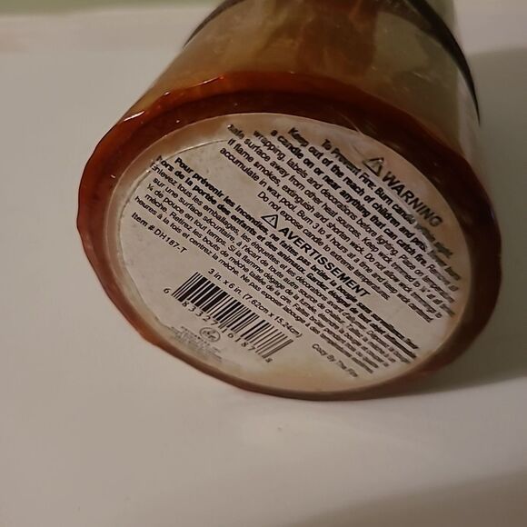 Holiday Candle  - Picture 5 of 5